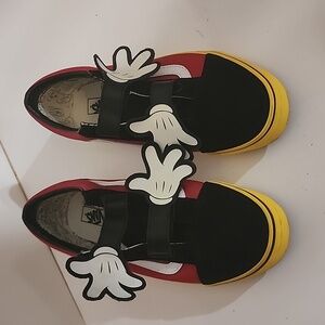 Vans Disney Mickey Mouse Hugs Velcro Strap Sneakers Kids Size 7